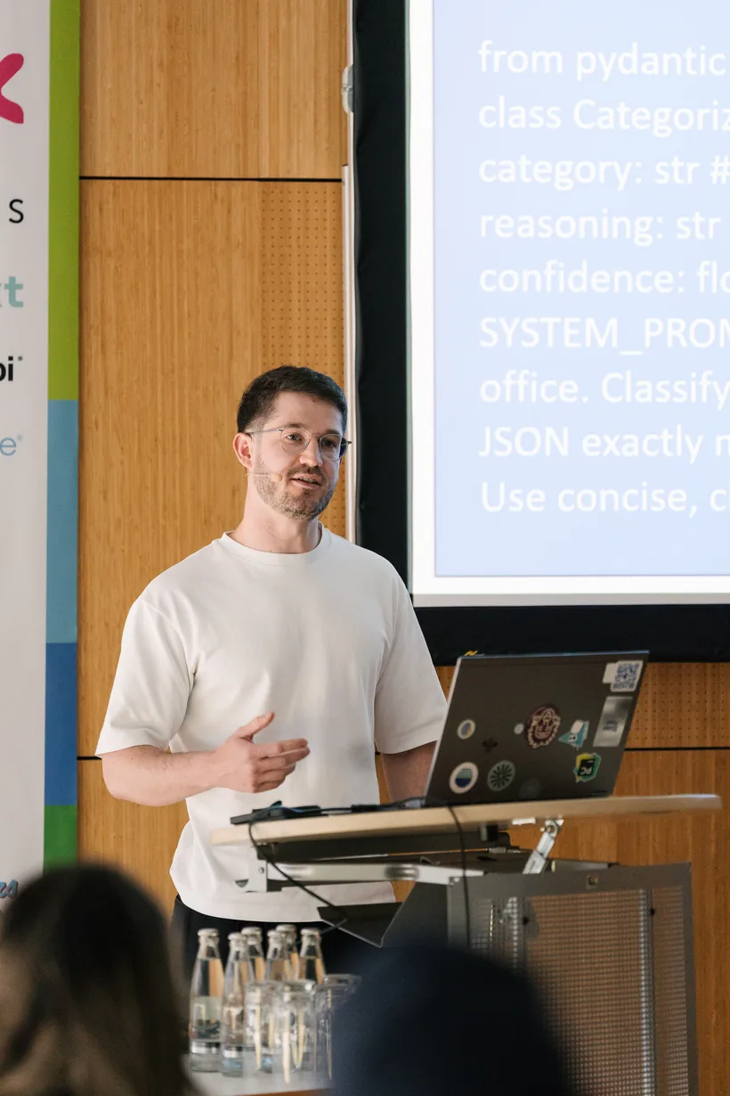 Harald Nezbeda im Talk „Building Secure Environments for CLI Code Agents" auf der PyCon DE & PyData 2026